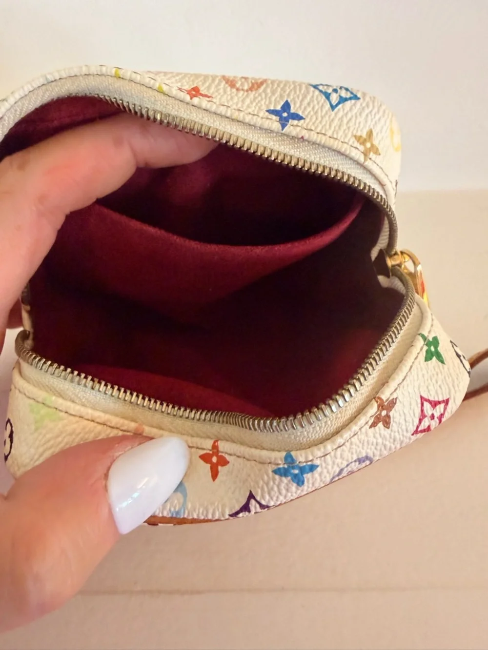 Discontinued Louis Vuitton Multicolore Wapity – White / Murakami - Picture 7 of 8